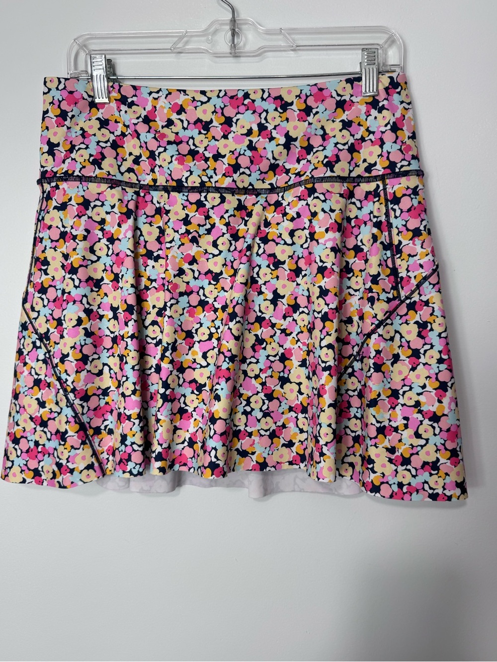 Athleta Jupe tennis floral skirt/shorts size Medium 2265